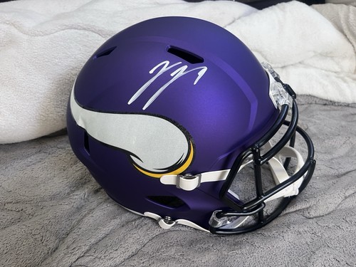 Mccarthy signed vikings - jj,